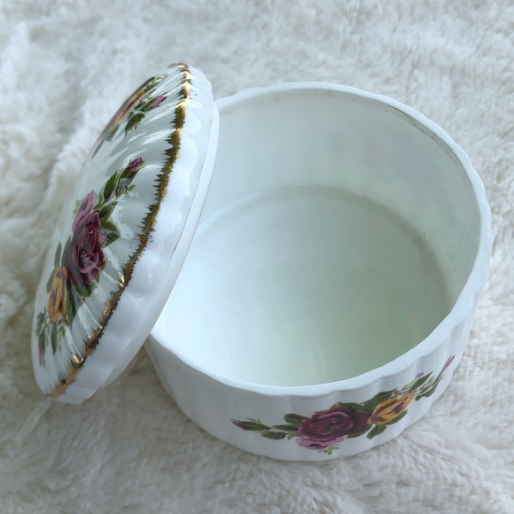 Cottage Rose Trinket box - Picture 4 of 6
